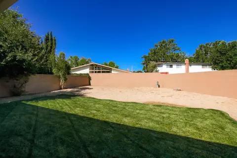 44043 Fenner Ave, Lancaster, CA 93536 photo 32