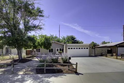 3640 Balmont St, Lancaster, CA 93536 photo 1