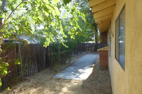 39063 Juniper Tree Rd, Palmdale, CA 93551 photo 17