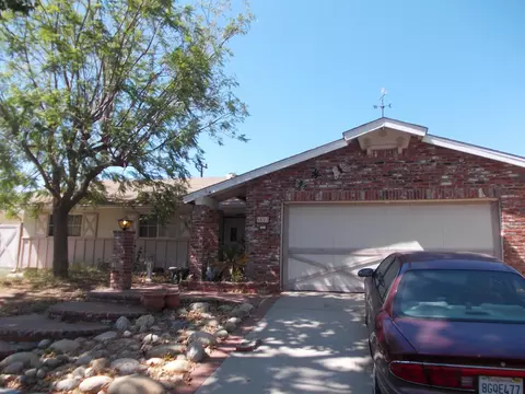 5691 Katherine St, Simi Valley, CA 93063 photo 2