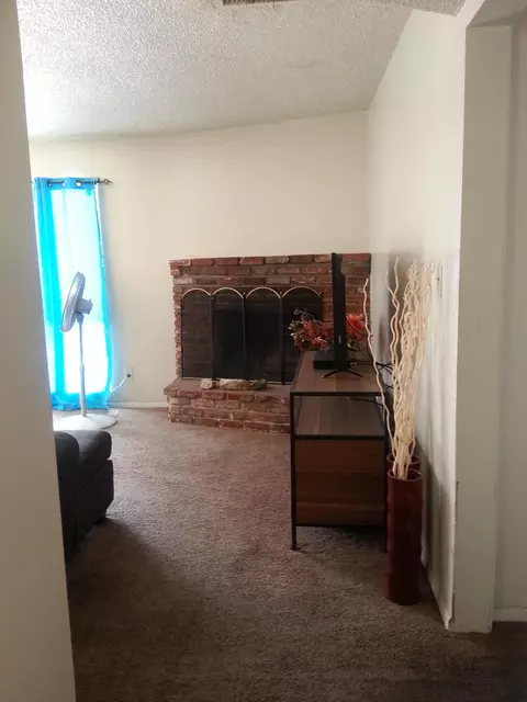 1251 Avenue J 2 E, Lancaster, CA 93535 photo 4