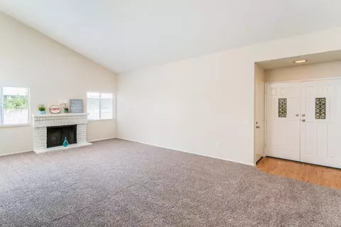 37439 3rd St E, Palmdale, CA 93550 photo 4