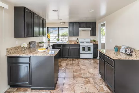37439 3rd St E, Palmdale, CA 93550 photo 6