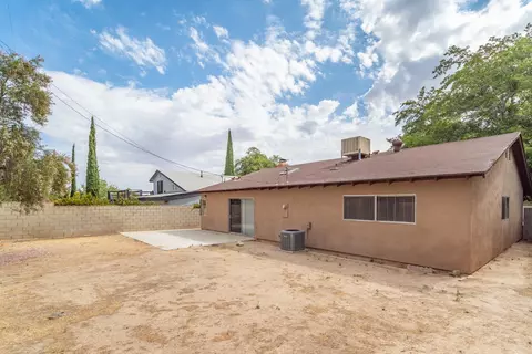 37439 3rd St E, Palmdale, CA 93550 photo 18
