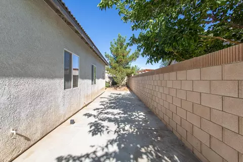 44027 Parkview Ln, Lancaster, CA 93535 photo 21