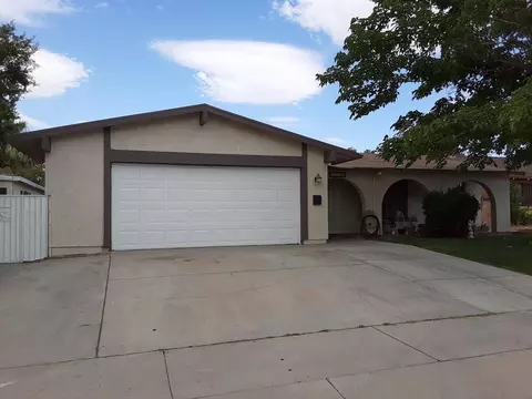 37754 26th St E, Palmdale, CA 93550 photo 2