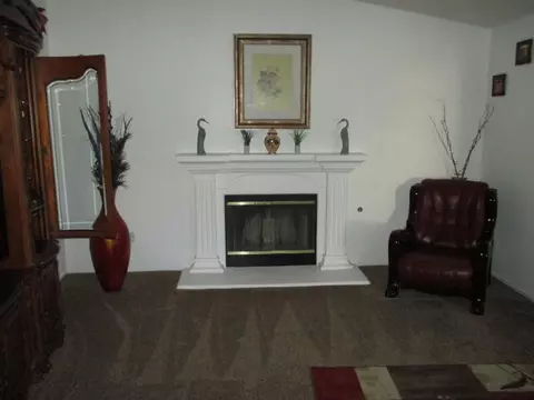 391 Apple Way, Tehachapi, CA 93561 photo 2