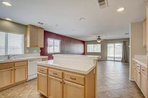 45528 Ruth Ct, Lancaster, CA 93535 photo 9