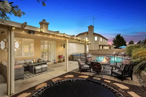 1522 Sutherland St, Lancaster, CA 93534 photo 2