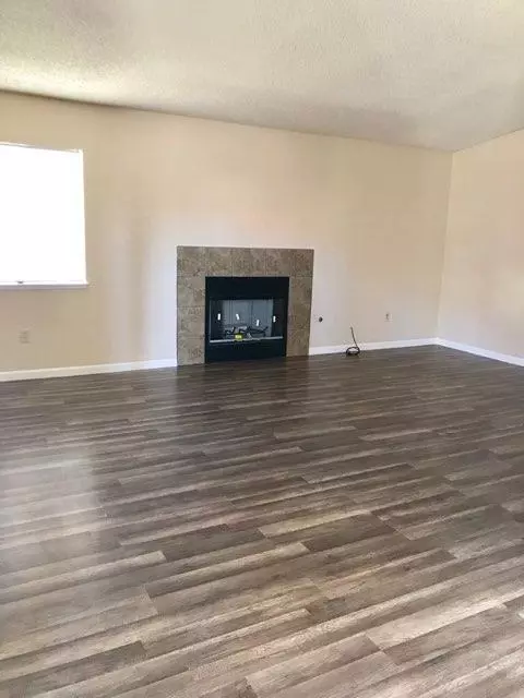 37018 32nd St E, Palmdale, CA 93550 photo 2