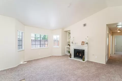 43631 30th St E, Lancaster, CA 93535 photo 3