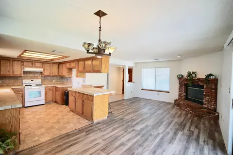 22501 Eagle Way, Tehachapi, CA 93561 photo 2