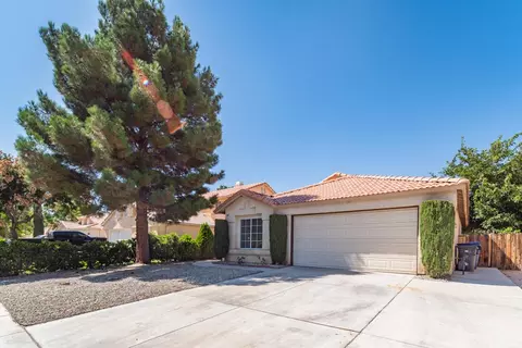 647 Ave J 12 E, Lancaster, CA 93535 photo 2