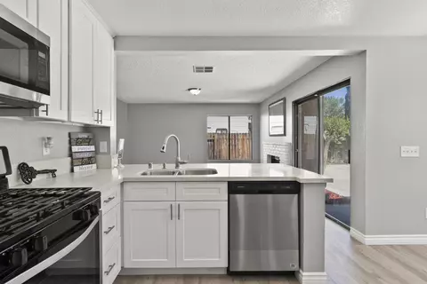 610 Jackman St E, Lancaster, CA 93535 photo 14