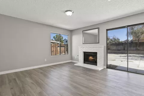 610 Jackman St E, Lancaster, CA 93535 photo 17