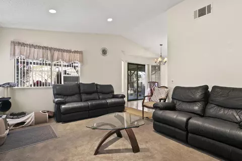 37016 Jenna Ln E, Palmdale, CA 93550 photo 6