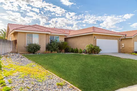 2806 Trakell St, Rosamond, CA 93560 photo 2