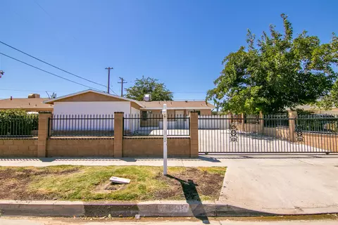 45415 3rd St E, Lancaster, CA 93535 photo 2