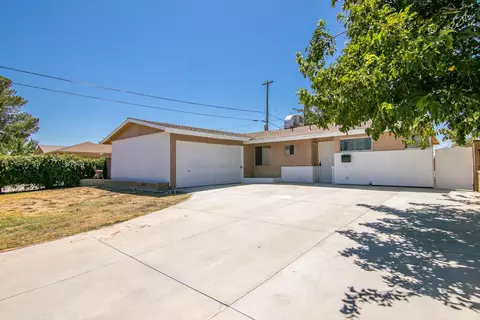 45415 3rd St E, Lancaster, CA 93535 photo 4