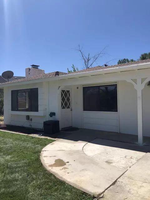 21412 Sunnybrook Dr, Tehachapi, CA 93561 photo 4
