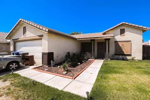 3331 Keel Ct, Lancaster, CA 93535 photo 2