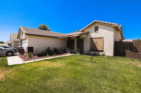3331 Keel Ct, Lancaster, CA 93535 photo 4