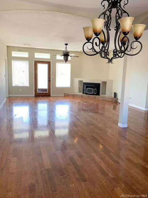 21016 Stage Dr, Tehachapi, CA 93561 photo 6