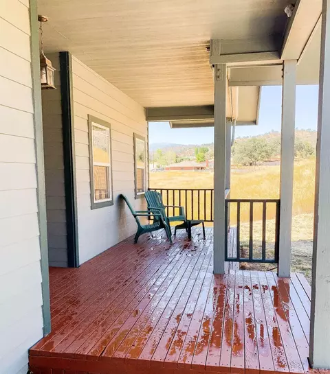 21016 Stage Dr, Tehachapi, CA 93561 photo 4