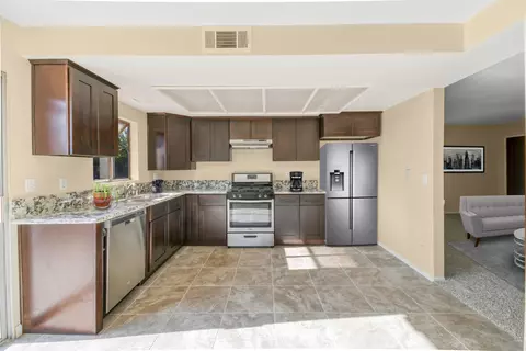 37341 27th St, Palmdale, CA 93550 photo 4