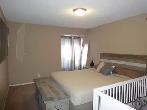 2043 Chatham Dr, Palmdale, CA 93550 photo 22