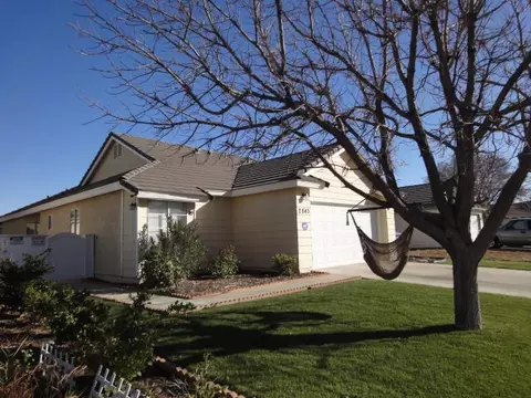 2043 Chatham Dr, Palmdale, CA 93550 photo 1