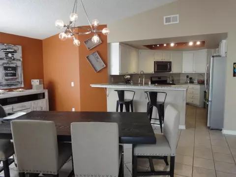 2043 Chatham Dr, Palmdale, CA 93550 photo 8