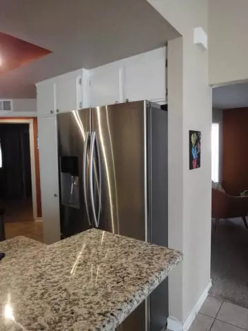 2043 Chatham Dr, Palmdale, CA 93550 photo 9