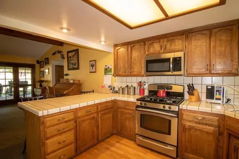 29901 Rolling Oak Dr, Tehachapi, CA 93561 photo 5