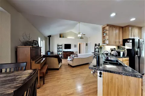 49755 Three Points Rd, Lancaster, CA 93536 photo 13