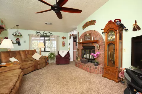 16221 Burning Tree Dr, Llano, CA 93544 photo 11