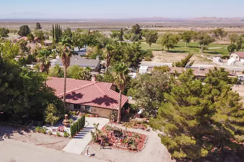 16221 Burning Tree Dr, Llano, CA 93544 photo 2