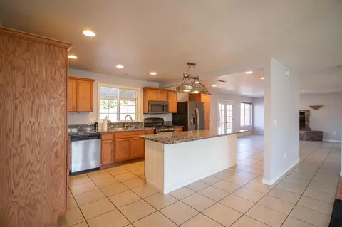 814 Elm St, Tehachapi, CA 93561 photo 10