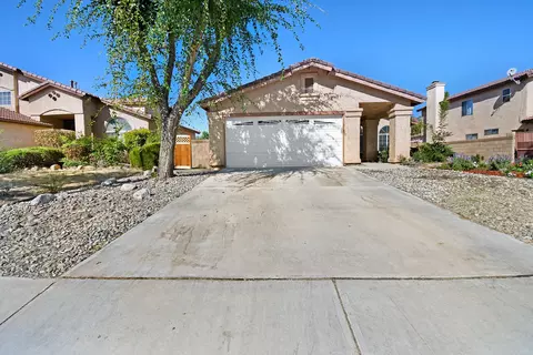 43839 Fallon Ave, Lancaster, CA 93535 photo 2