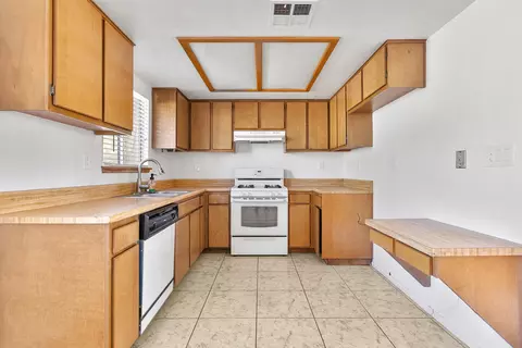 38648 151st St E, Palmdale, CA 93591 photo 3