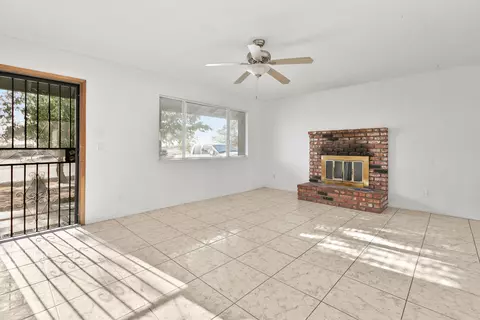 38648 151st St E, Palmdale, CA 93591 photo 2