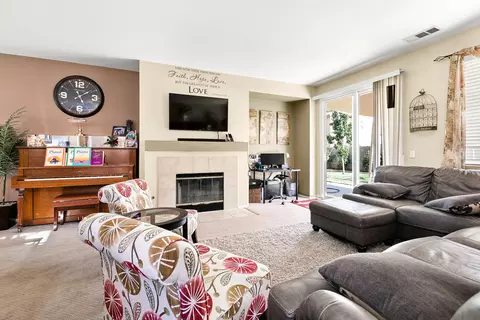 1304 Valiant St, Lancaster, CA 93534 photo 4
