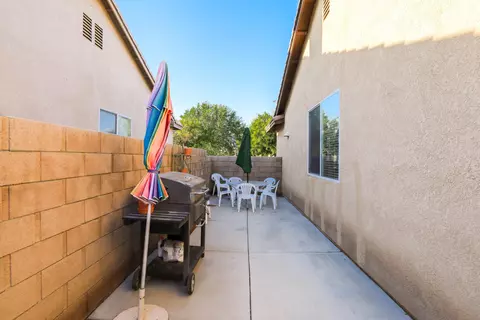 1304 Valiant St, Lancaster, CA 93534 photo 28