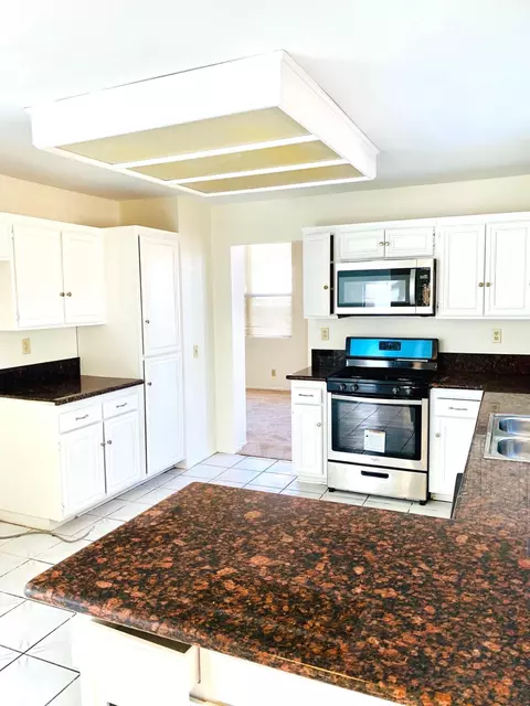 44042 Sunview Ct, Lancaster, CA 93535 photo 12