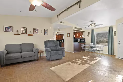 33315 Oracle Hill Rd, Palmdale, CA 93550 photo 4