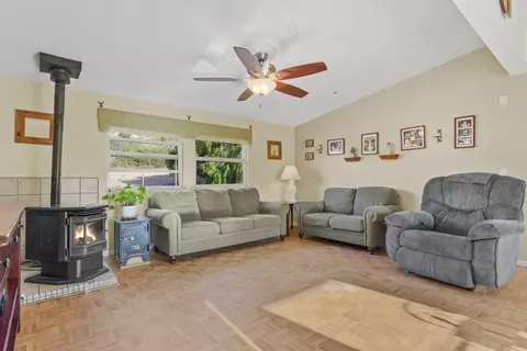 33315 Oracle Hill Rd, Palmdale, CA 93550 photo 5