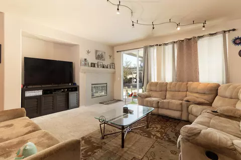 38114 37th St E, Palmdale, CA 93550 photo 4