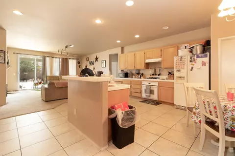 38114 37th St E, Palmdale, CA 93550 photo 5