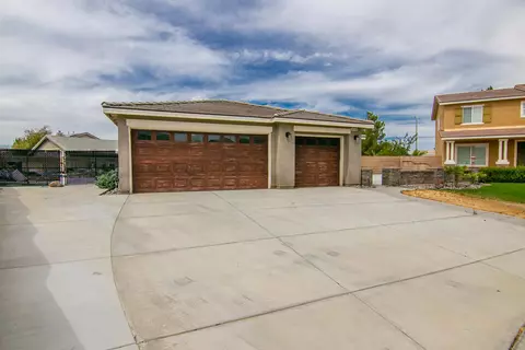 6159 Starview Dr, Lancaster, CA 93536 photo 2