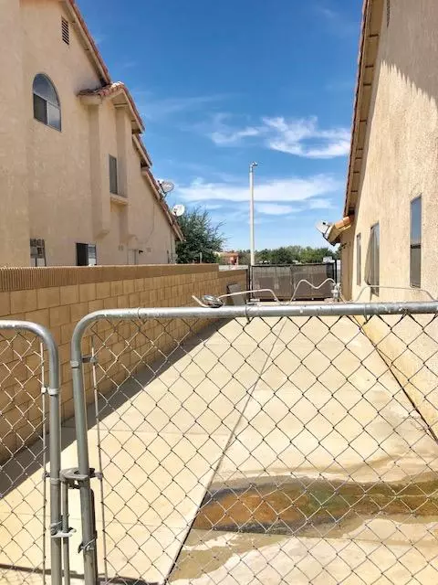 792 Ave K4 E, Lancaster, CA 93535 photo 4